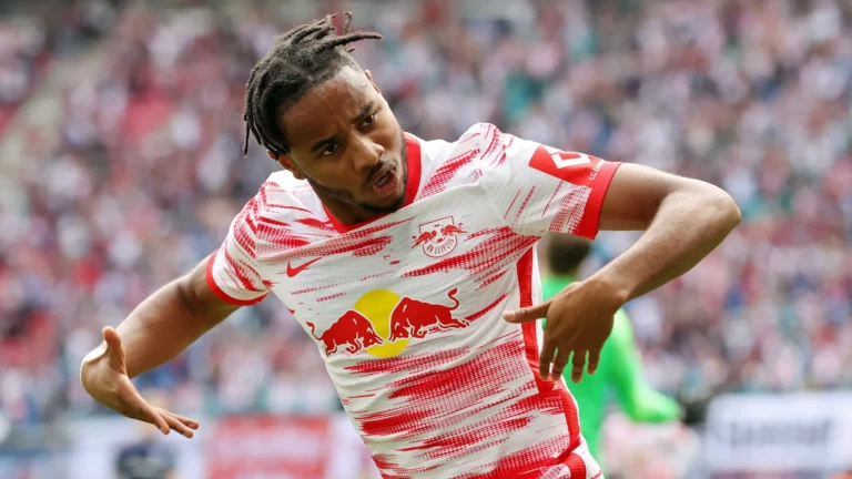 PSG prepara oferta para repatriar atacante francês