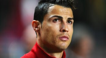 Diretor do Napoli volta a responder boatos sobre Cristiano Ronaldo