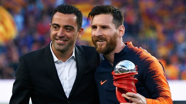 Xavi ‘dá aval’ para retorno de Messi ao Barcelona: “As portas estarão sempre abertas”