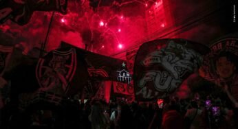 #Galo114Anos: Massa festeja aniversário do clube em tradicional vigília na sede administrativa