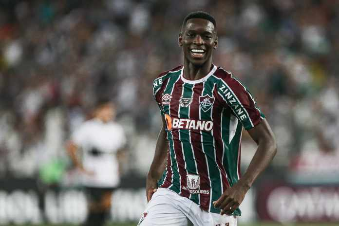 Fluminense não recebe parcela da venda de Luiz Henrique no mês de março