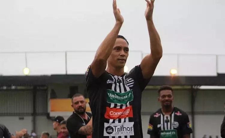 Após 2 meses, 2 gols e 1 título, Ricardo Oliveira se despede do Athletic