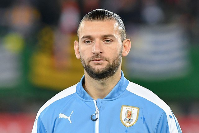 Fortaleza negocia contratação de zagueiro uruguaio