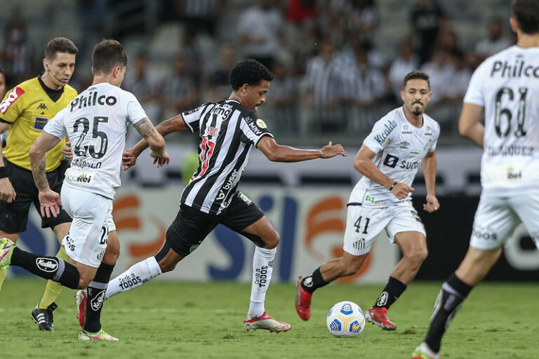 Atlético Mineiro sai em defesa do Santos após crítica de Juca Kfouri