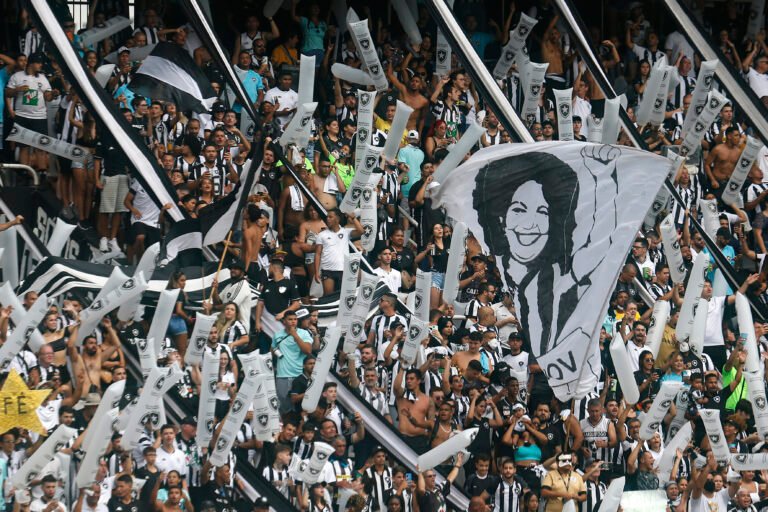 Ingressos para Botafogo x Corinthians estão esgotados