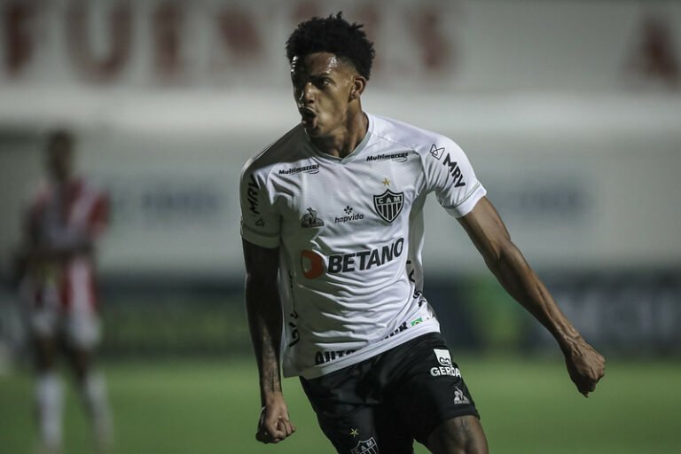 Atlético Mineiro anuncia a venda oficial de Dylan Borrero