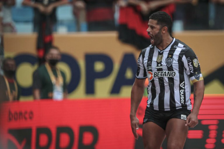 Hulk rebate falas de Gabigol nas redes sociais