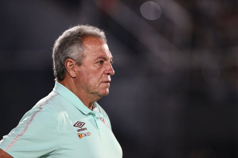 Abel comenta sobre possível saída: “Estou no clube que amo”