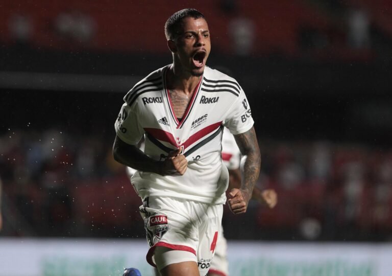 Diego Costa recebe sondagens do exterior e pode sair do São Paulo