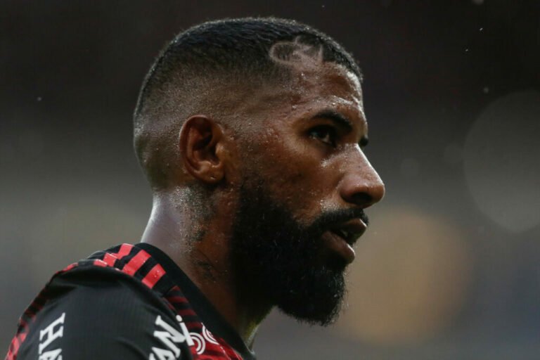 Com aval de Paulo Sousa, Flamengo encaminha renovação de Rodinei