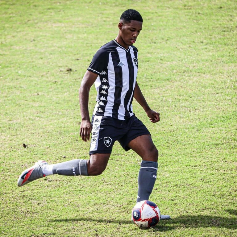 Atlético-MG negocia a contratação de jovem jogador do Botafogo