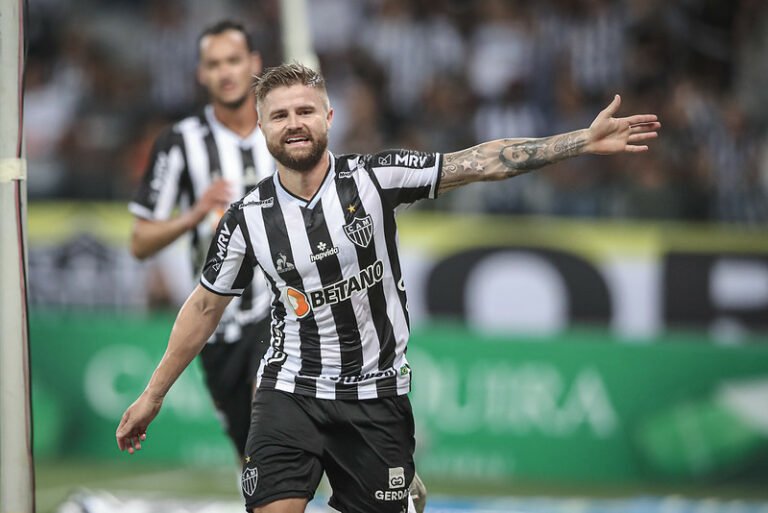 Sasha chega a 100 jogos pelo Atlético Mineiro