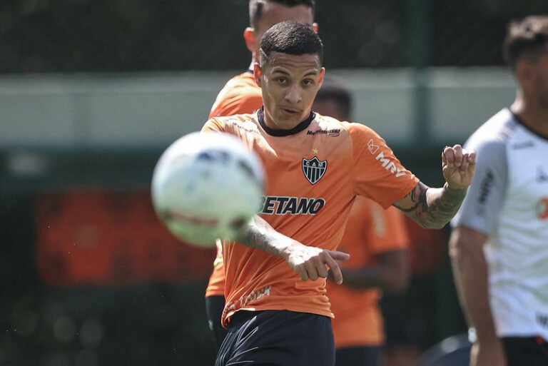 Guilherme Arana fala sobre torcida dividida no Mineirão e final única com Clássico Mineiro: “Vai entrar pra história”