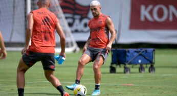 Arrascaeta treina normalmente e deve ficar disponível para estreia do Brasileirão