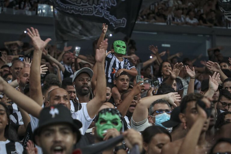 Atlético anuncia valores e inicia venda de ingressos para clássico na Libertadores nessa segunda-feira