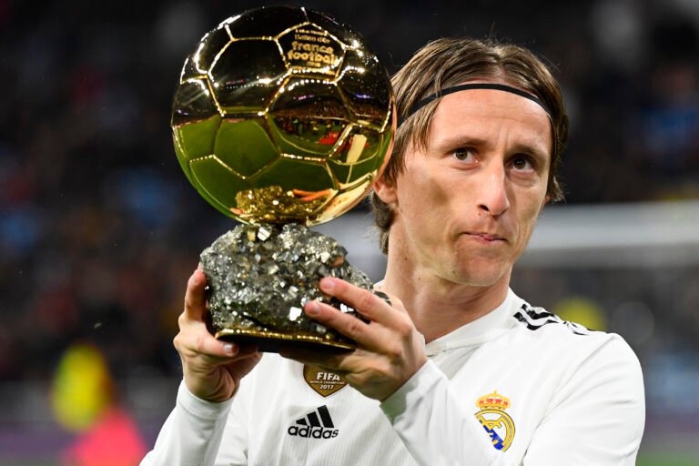 Com contrato perto do fim, Modrić avalia continuidade no Real Madrid