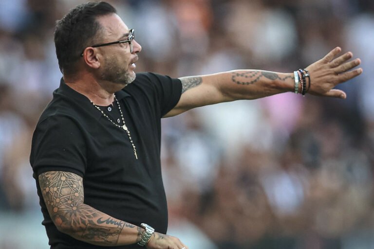 Turco Mohamed fala sobre grupo fechado e trabalhar com Hulk