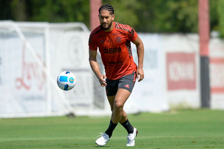 Pablo mostra rápida evolução e deve estrear pelo Flamengo contra o São Paulo