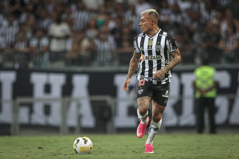 Atlético Mineiro anuncia renovação de Eduardo Vargas até 2024