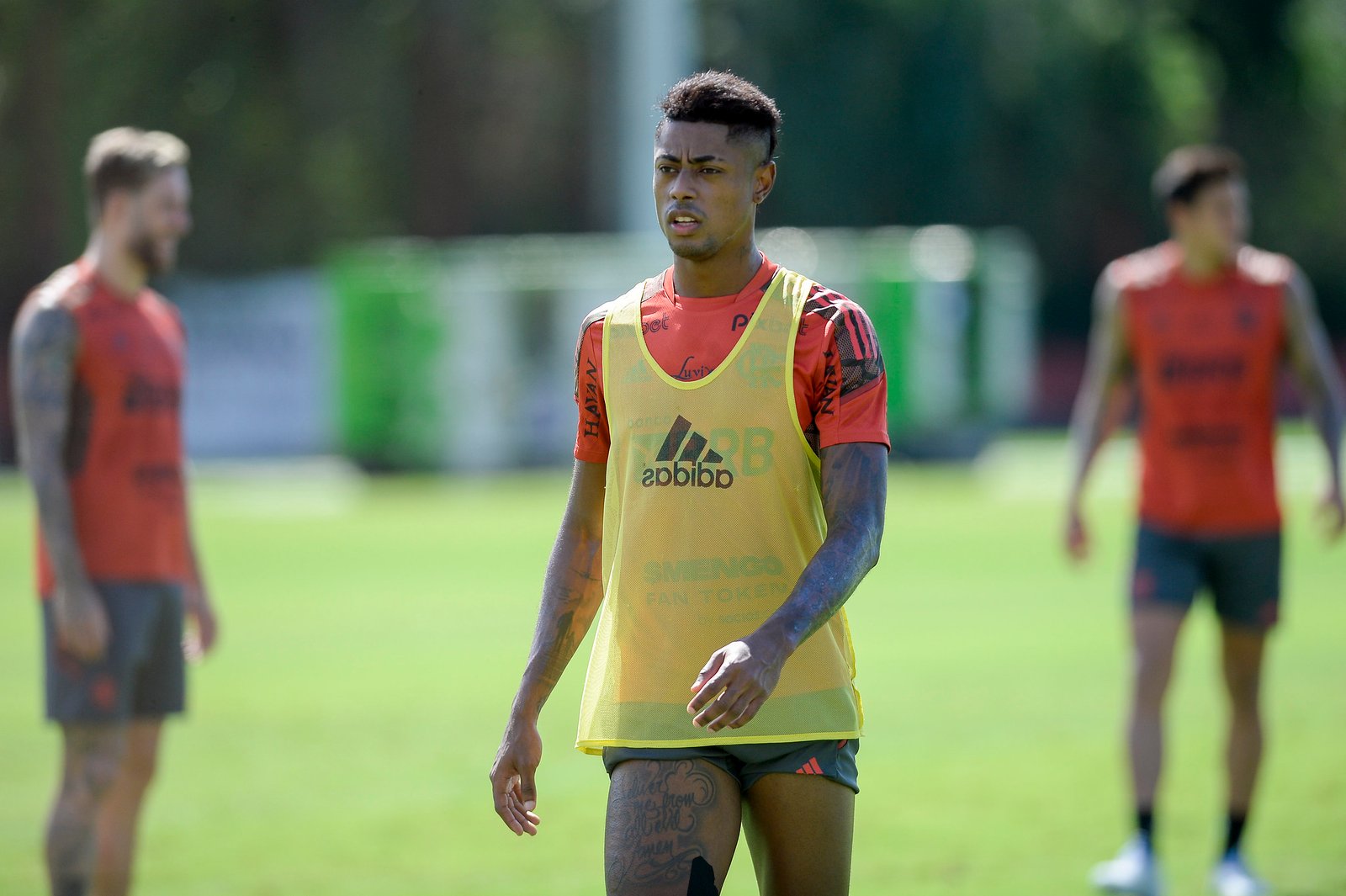 Bruno Henrique acumula problemas físicos e vira preocupação no Flamengo