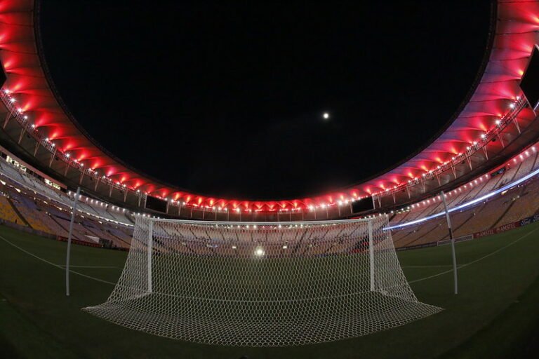 Santos fará sua estreia pelo Flamengo nesta terça-feira; confira a escalação