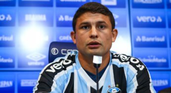 Elkeson fala sobre dificuldades e elogia CT do Grêmio: “Fiquei impressionado”