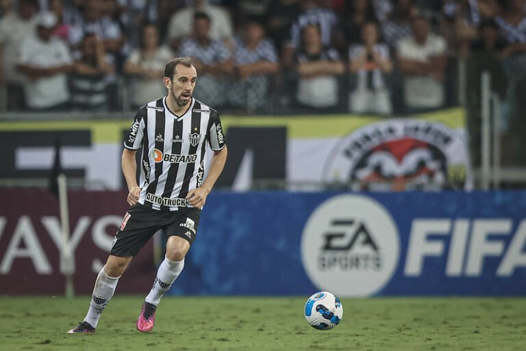 Turco Mohamed fala sobre Godín e mudanças na zaga do Atlético Mineiro