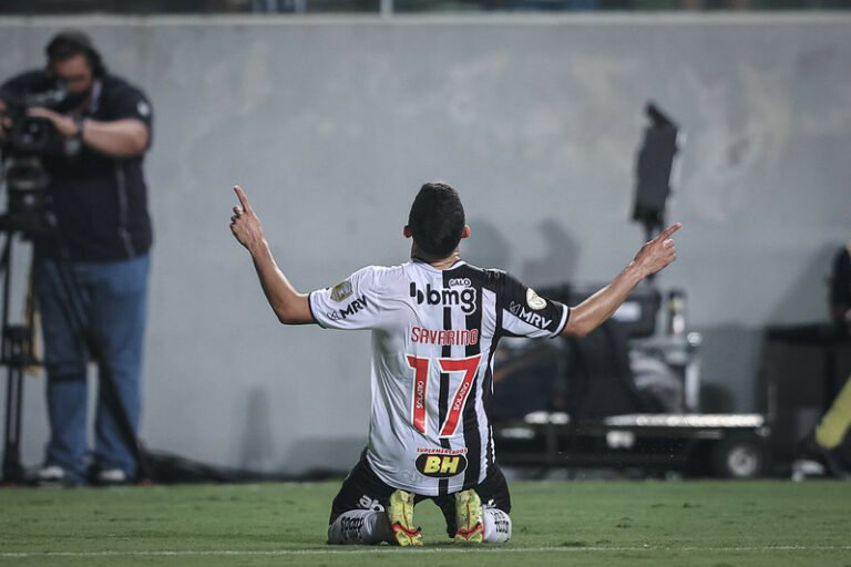 Diretor de futebol do Atlético Mineiro, Rodrigo Caetano fala sobre a venda de Savarino