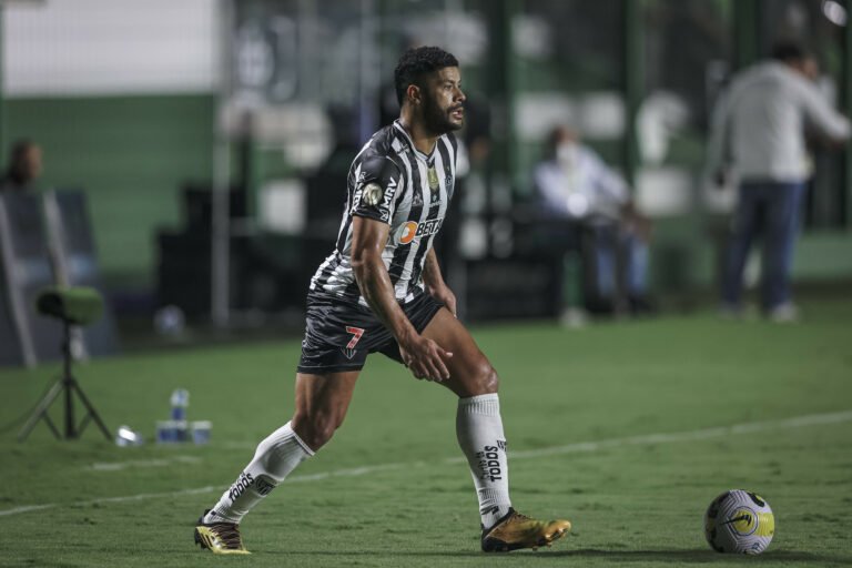 Após empate do Atlético, Hulk é acusado de quebrar porta do vestiário do árbitro