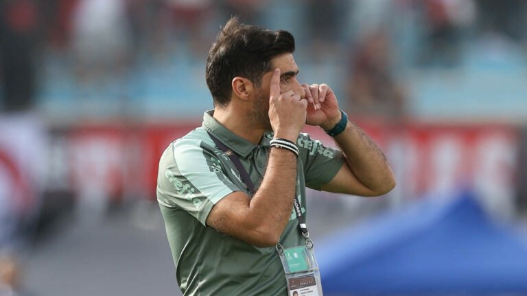 Abel Ferreira critica arbitragem de Goiás e Palmeiras