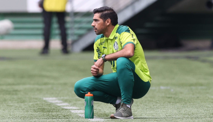 Abel critica goleiro Tadeu: “Caiu 34 vezes no chão” e avalia desempenho do Palmeiras