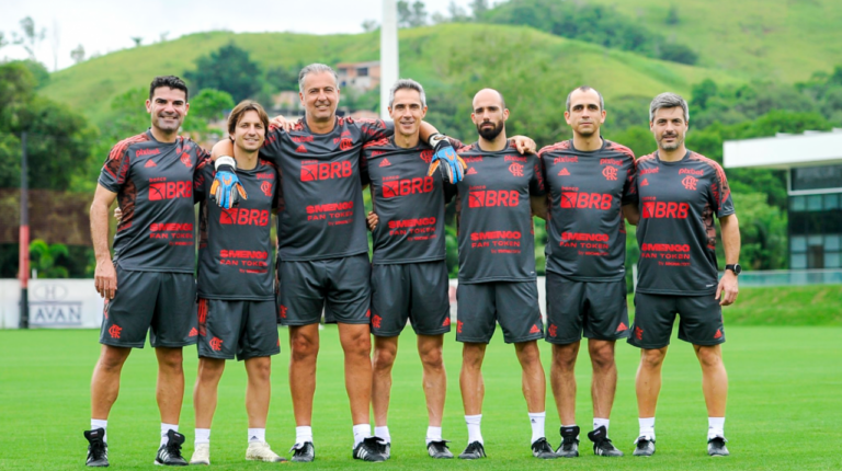 Paulo Sousa estará na Sapucaí para acompanhar desfile em homenagem ao Flamengo