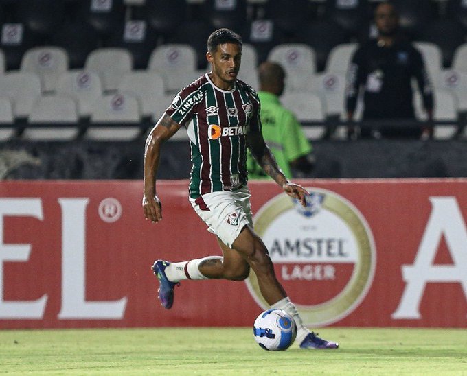 Cris Silva dá méritos a trabalho de Abel Braga pela troca de passes do Fluminense contra o Flamengo