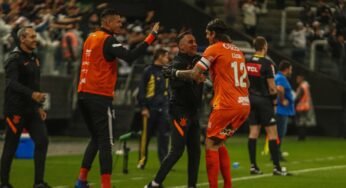 Vitor Pereira fala sobre participação de Cássio em gol do Corinthians