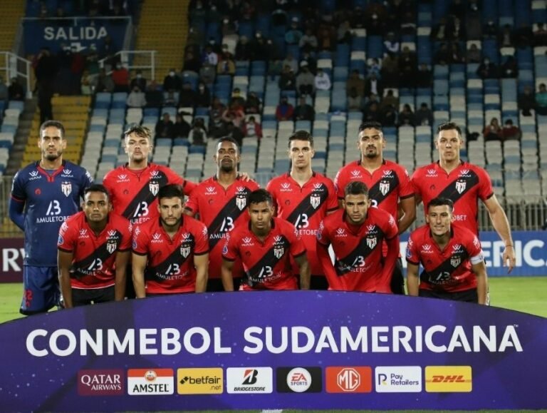 Cria do Flamengo marca na estreia, mas não impede derrota do Atlético-GO