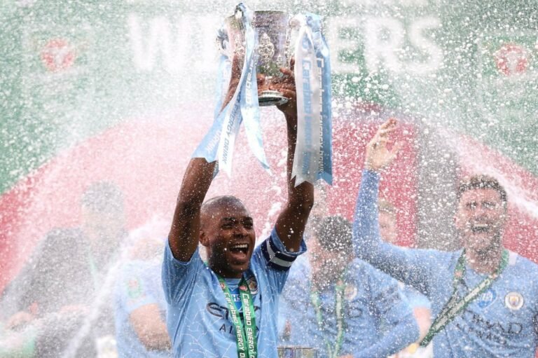 Fernandinho anuncia que não irá renovar com o Manchester City
