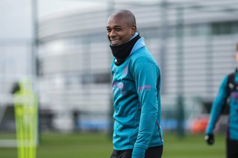 Botafogo estuda contratação de Fernandinho, que prioriza o Athletico-PR