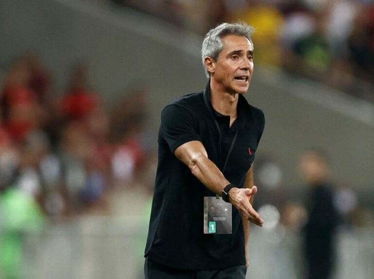 Paulo Sousa rasga elogios a Willian Arão após vitória do Flamengo