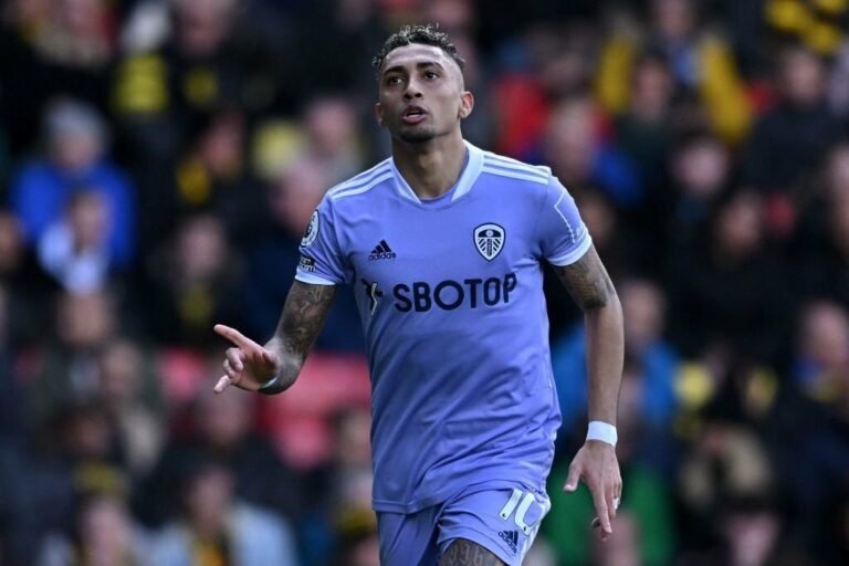 PSG está interessado em Raphinha, diz jornal