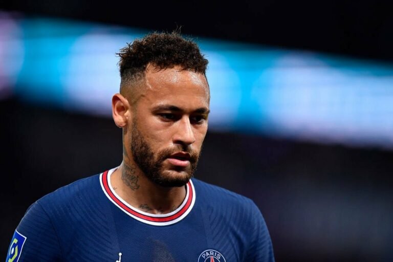 Neymar responde a rumores sobre possível saída do PSG