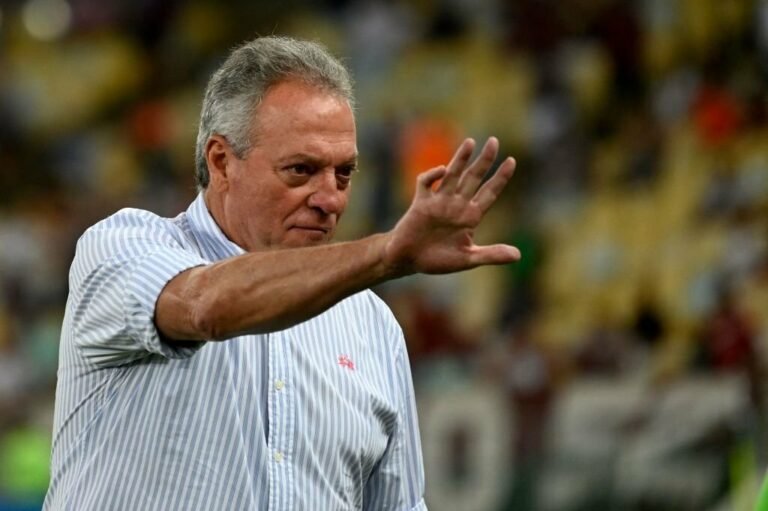 Abel Braga pede demissão e não é mais treinador do Fluminense