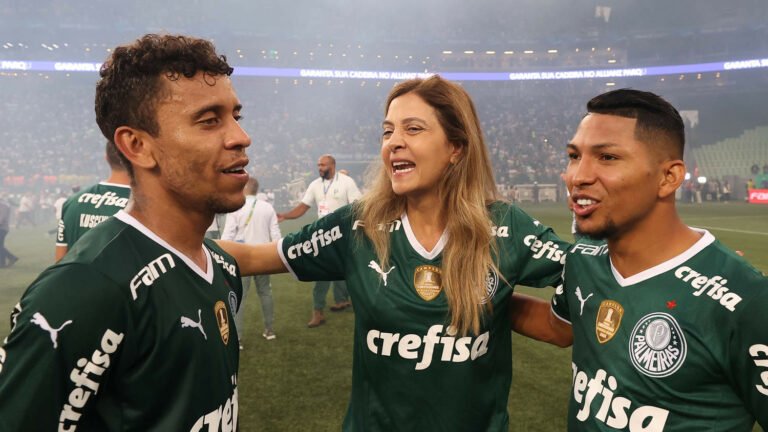 Leila minimiza a presença de um centroavante e valoriza jogadores que estão em boa fase no Palmeiras