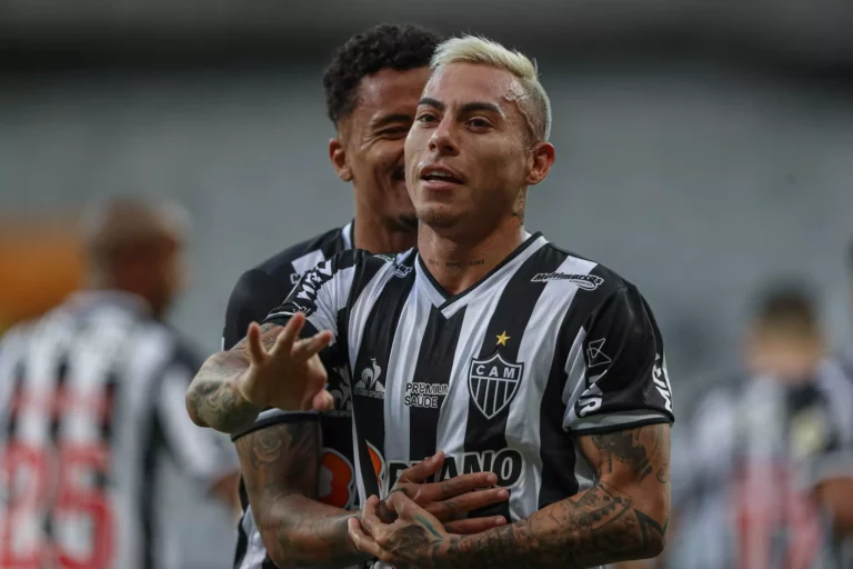 Atlético-MG estuda como aplicar redução salarial de Vargas