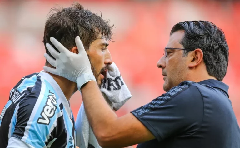 Torcedor do Inter que arremessou celular em Lucas Silva é punido