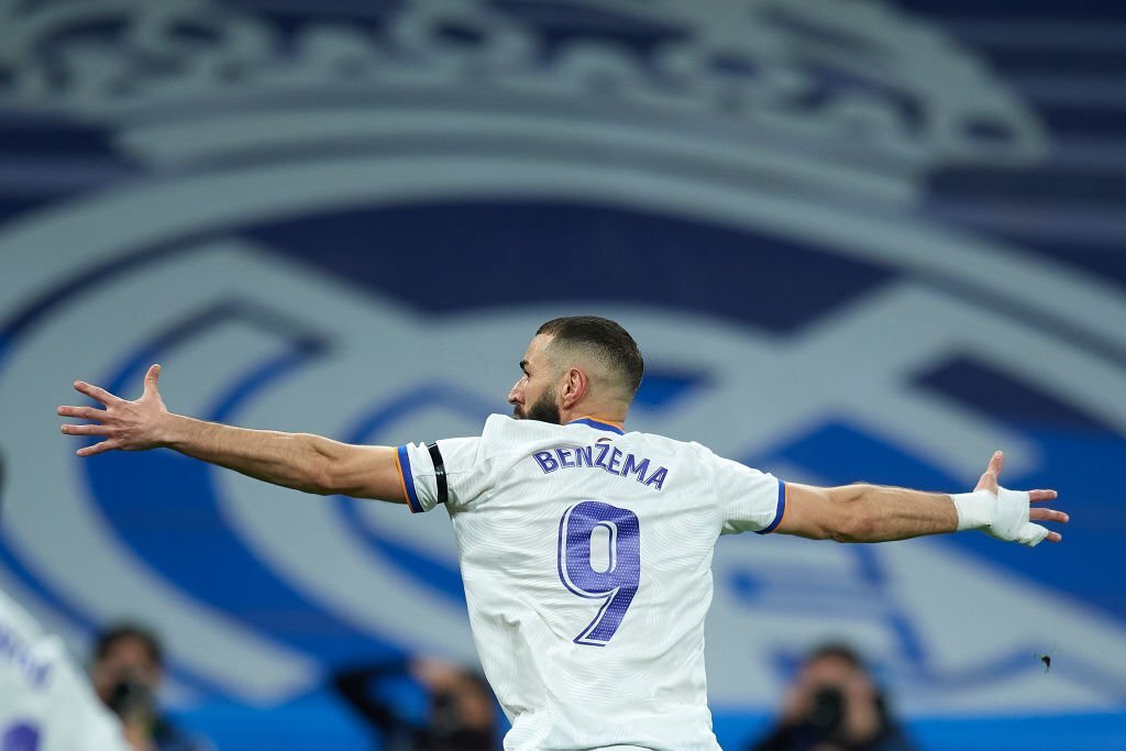 Karim Benzema lidera o ranking da Bola de Ouro, segundo jornal