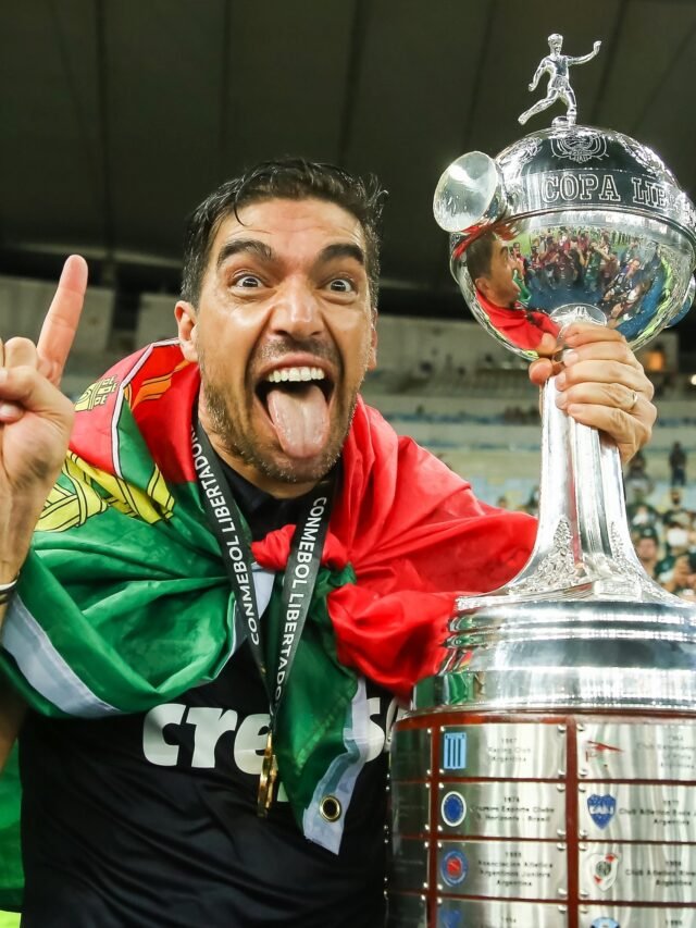 Após cumprir suspensão, Abel “estreia” na Libertadores 2022