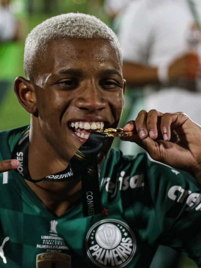 cropped-danilo-palmeiras-2021-1644875795-80252.jpg