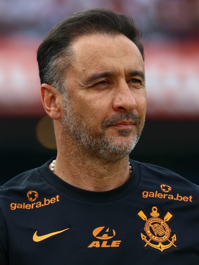 cropped-vitor-pereira-tecnico-do-corinthians-durante-partida-contra-o-sao-paulo-no-morumbi-pelo-campeonato-paulista-2022-1648411448511_v2_1x1-scaled-1.jpg