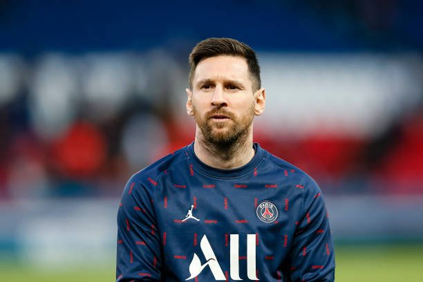 Alvo de clube dos EUA, Messi decide ficar no PSG para próxima temporada
