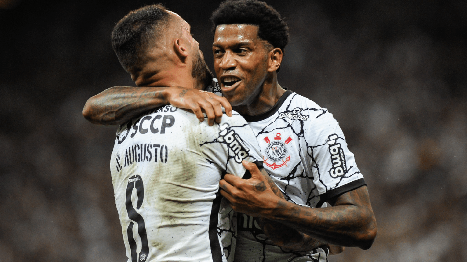 Sem espaço com Vítor Pereira, Corinthians pretende negociar o zagueiro Gil